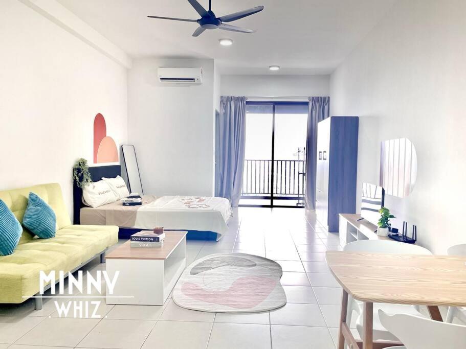 Netizen Couple Balcony Mrt #21 Cheras