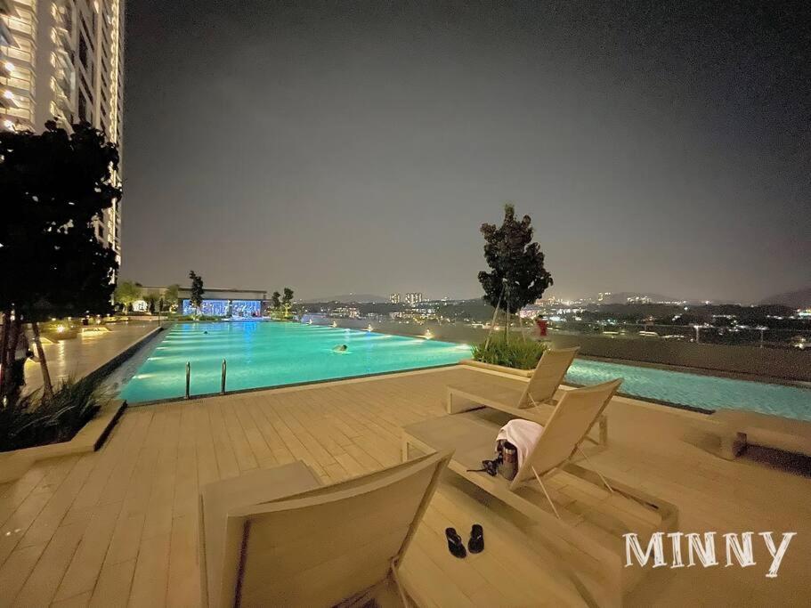 Netizen Couple Balcony Mrt #21 Apartment Cheras
