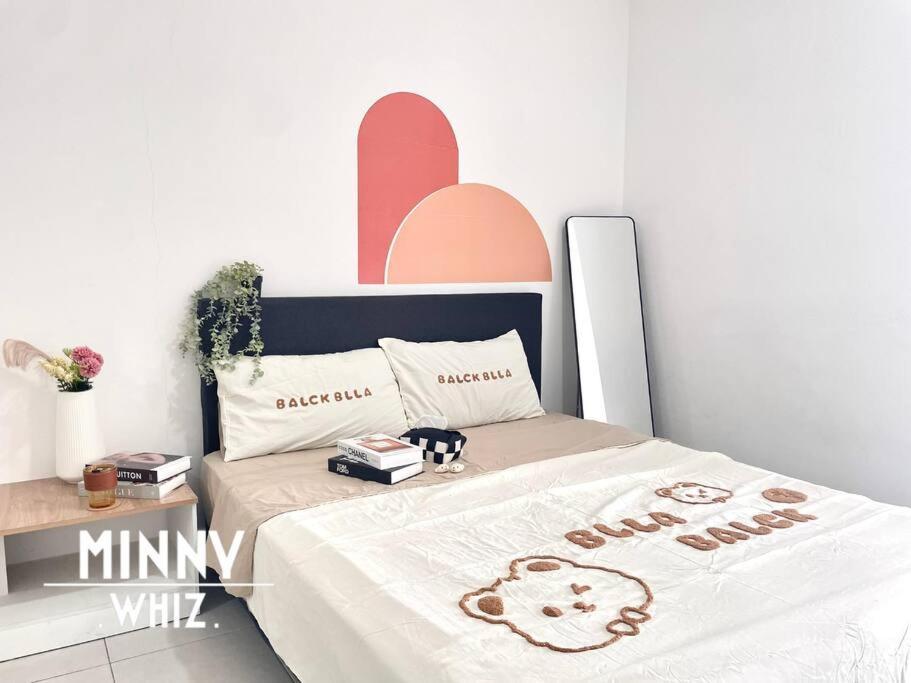 Netizen Couple Balcony Mrt #21 Apartment *